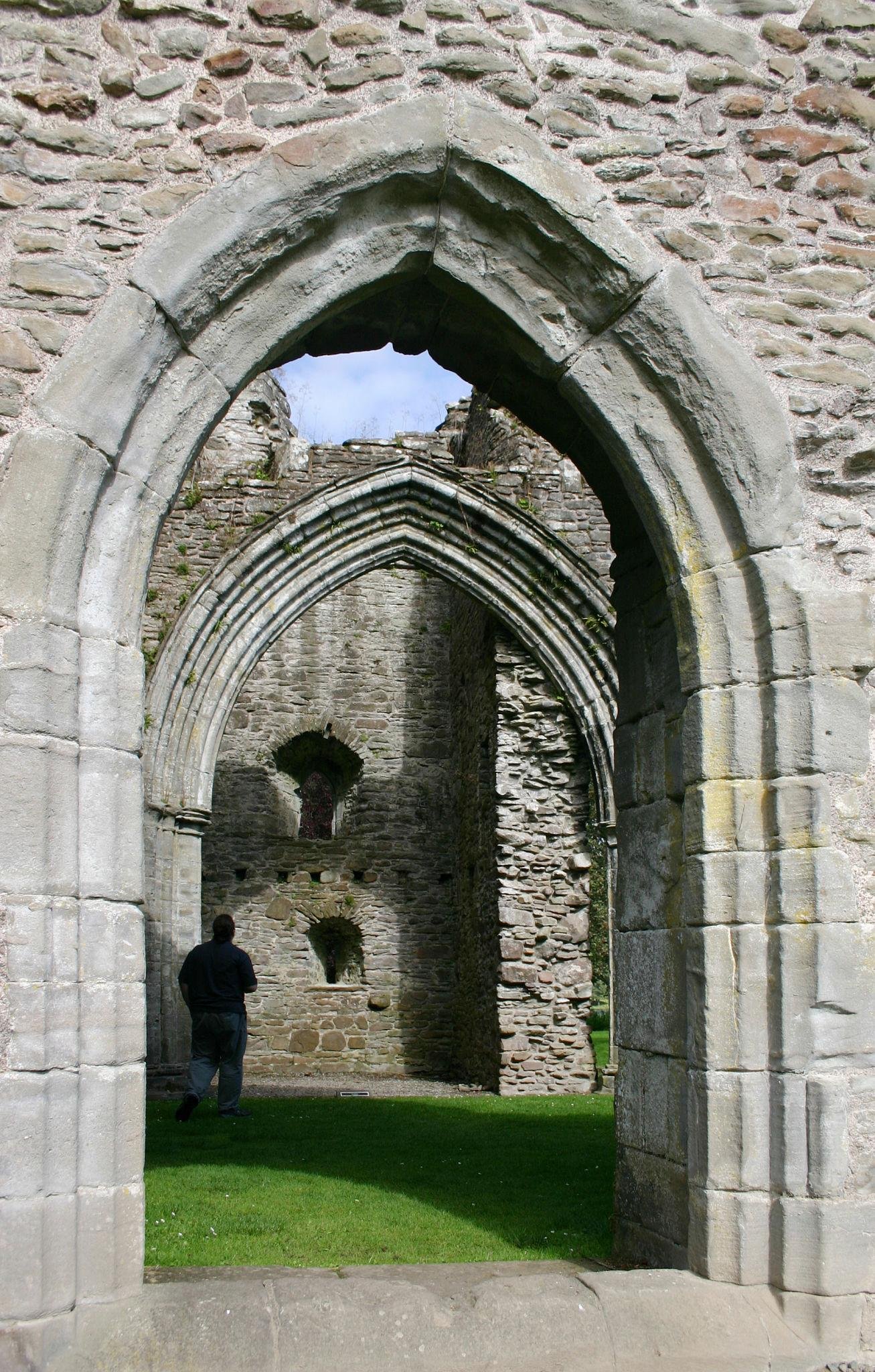 Inchmahome Priory 3.jpeg