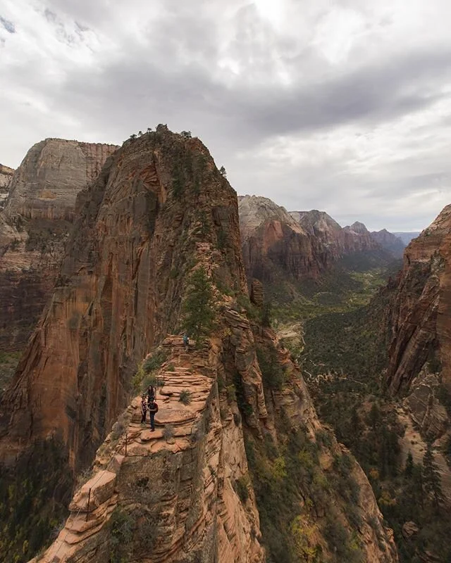 Happy 🌏 Day!
.
Celebrating our planet, from the coziness of a one bedroom apartment, is tough for us nature kids.  Peace, solitude and isolation is what we&rsquo;re all after.  So here&rsquo;s some photos:
.
1. Angel&rsquo;s Landing, Zion National P