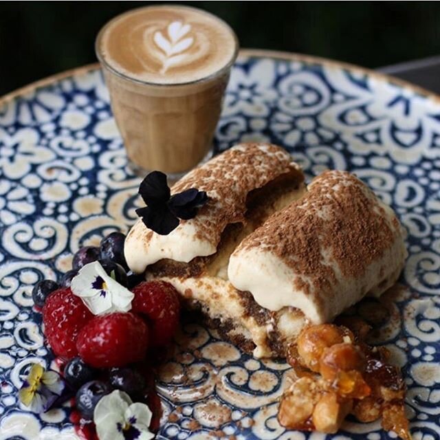 Meze Me&rsquo;s tiramisu special is still available for both takeaway and dine in! Try this delicious treat while it&rsquo;s still available ! 😍
~
Kahlua tiramisu w/ caramelised toasted macadamia nuts, berries, orange blossom pashmak

#pickup #deliv