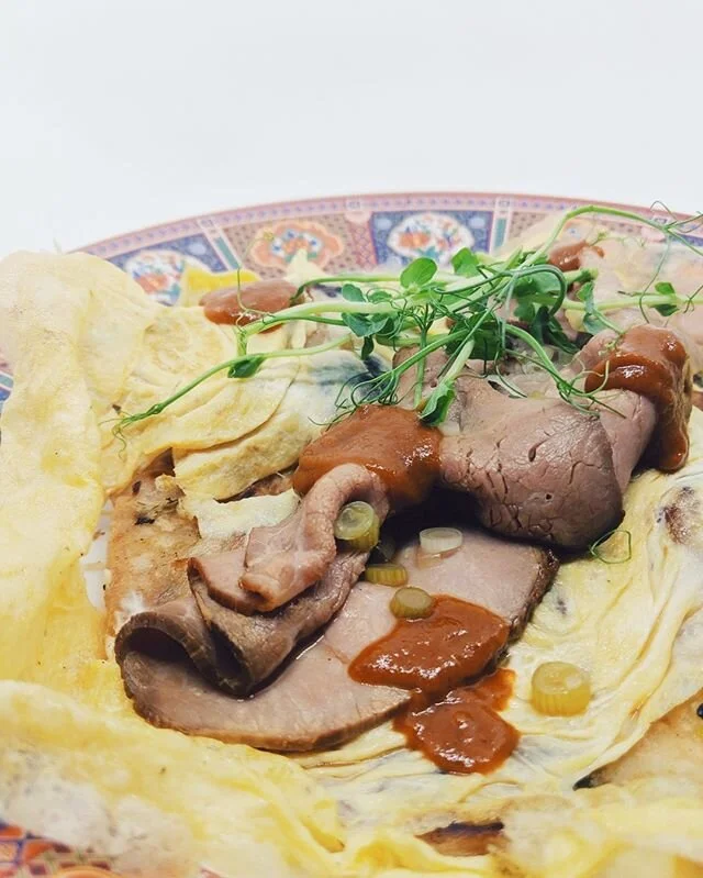 Scallion pancake with egg and sliced beef tenderloin. It's a shame you can't see the pancake in this picture (it's under the egg) because it was a crispy thing of beauty. ⠀
.⠀
.⠀
.⠀
BB6 aka Ba Ba Lio aka 八八六 (886, Taiwan's area code) is a pop up seri