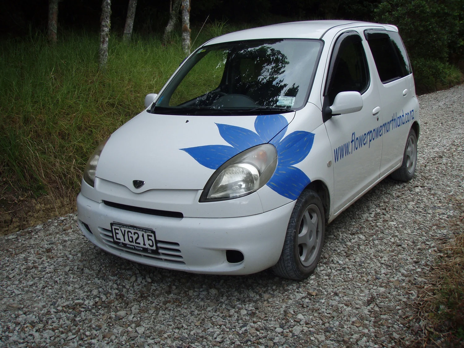 Flowerpower_delivery_car