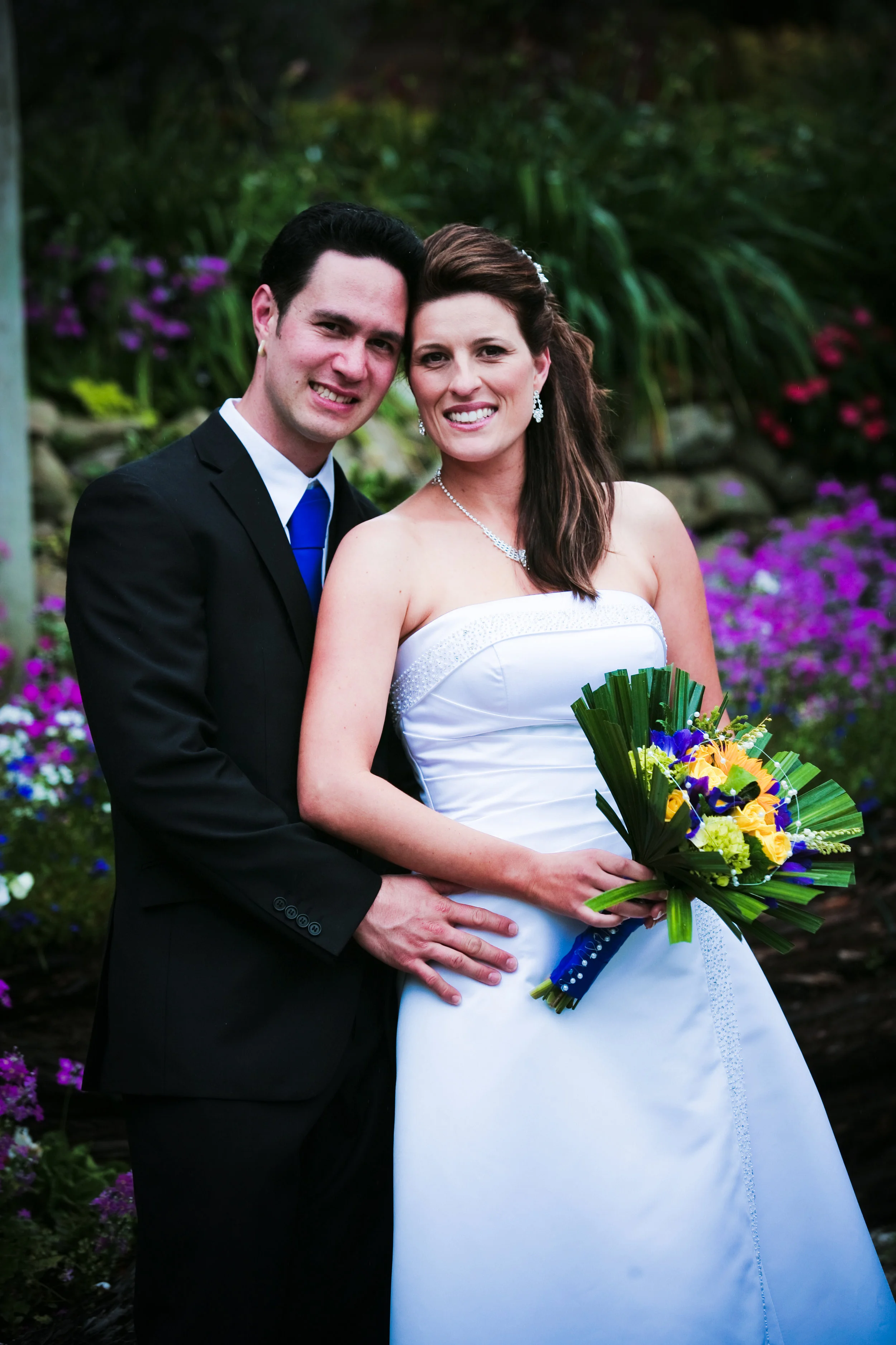 Husband-and-bride-flower-wedding-flowerpower-northland
