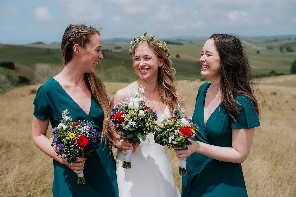Bride-bridesmaids-flowerpower-northland