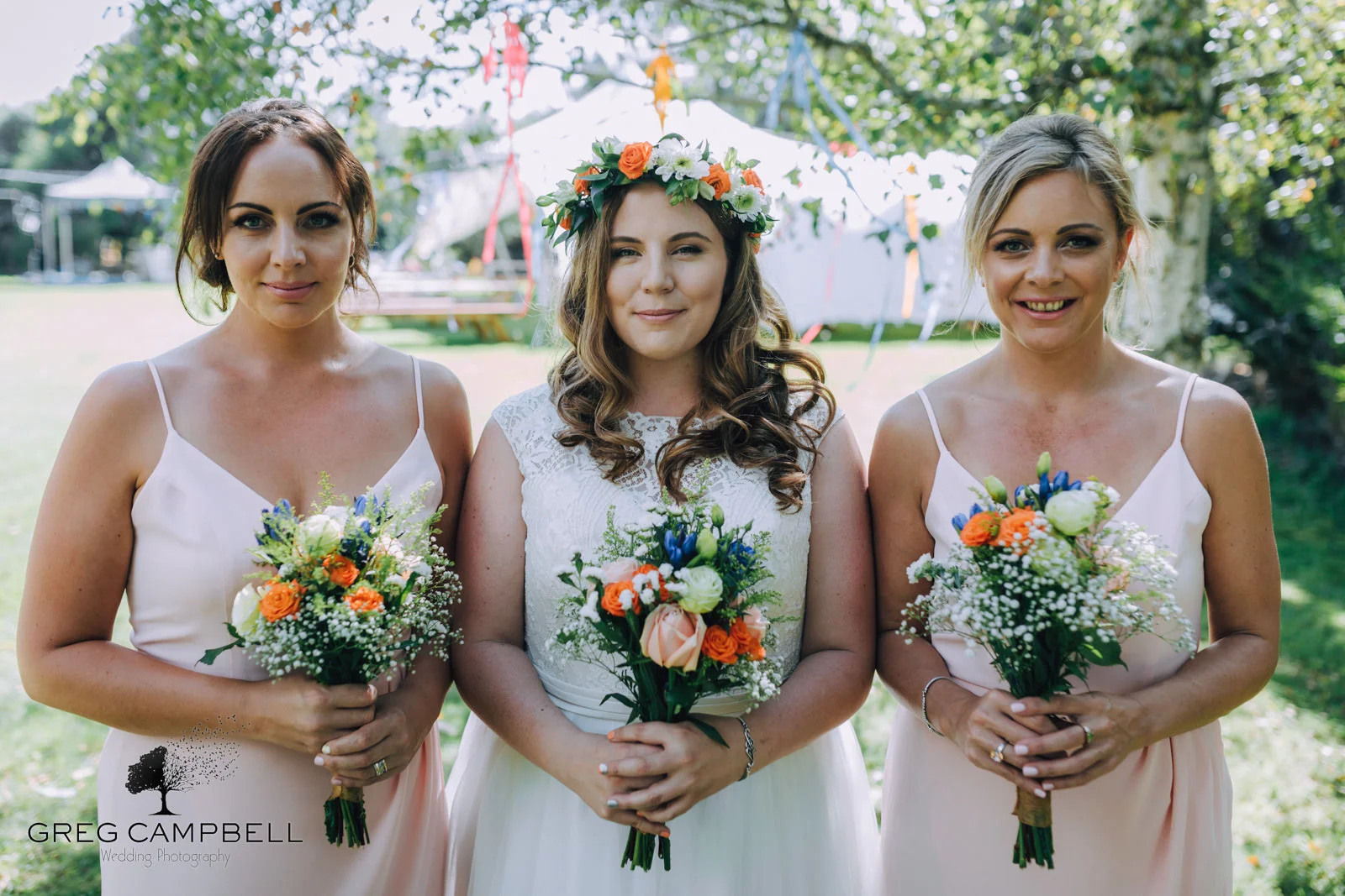 Bridesmaids-and-bride-flowers-flowerpower-northland
