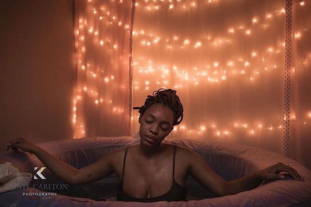 This Queen. 😍
・・・
Thank you @ohdamnsikaa for allowing us to witness your magic and power. @birthwithoutfear
_ 💕 Forever enamored. Image by @katecarltonphotography. 
_

#birthwarrior #waterbirth #homebirth #thebump #inspirepregnancy #blackmomsblog #