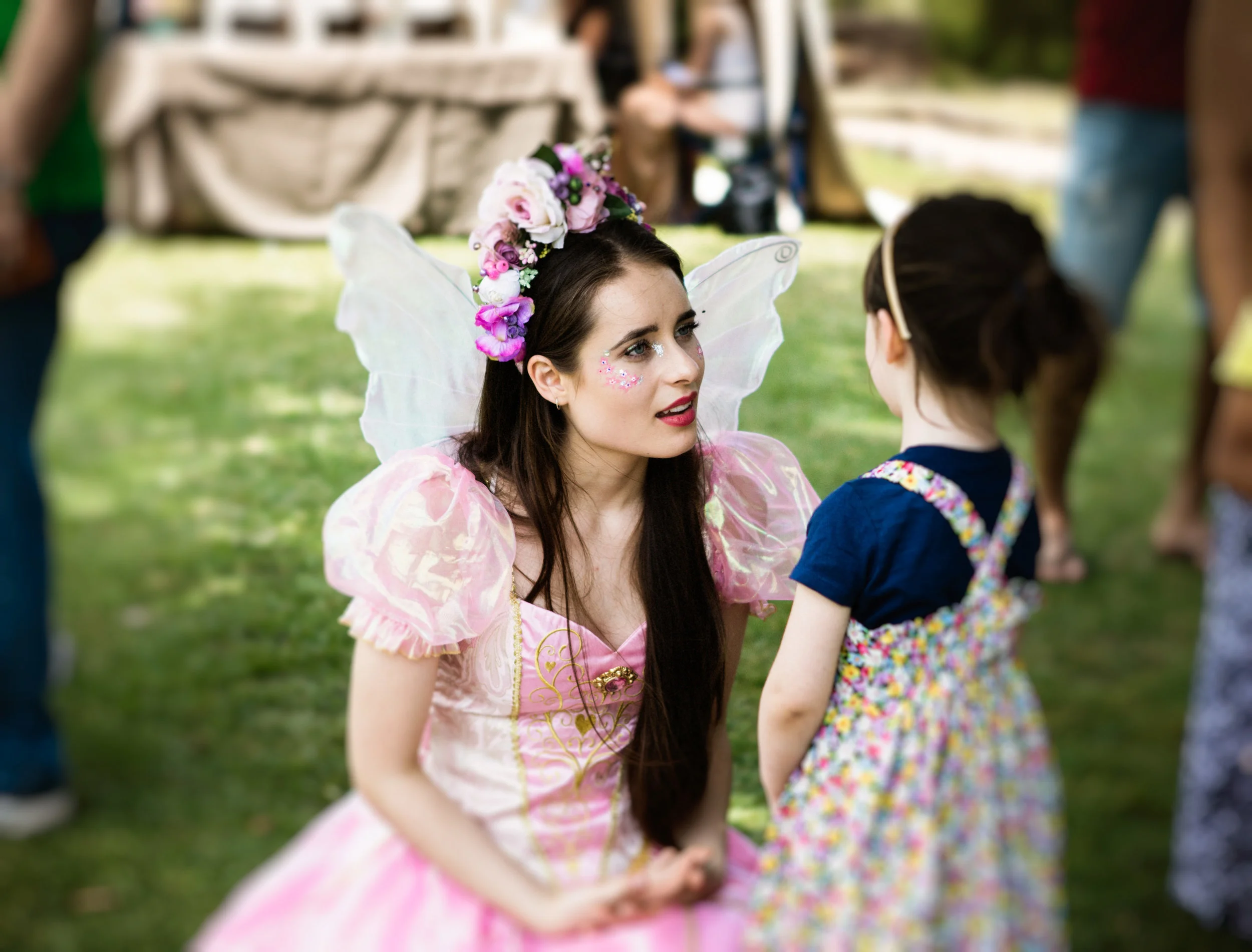 We have a special guest the children will just adore meeting! Rhiannon the Flower Fairy will be wandering the market between 10-12pm.