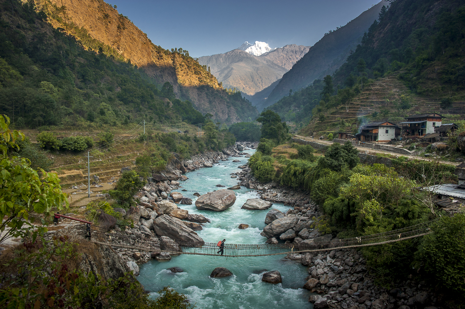  Himalayan valley / Nepal  