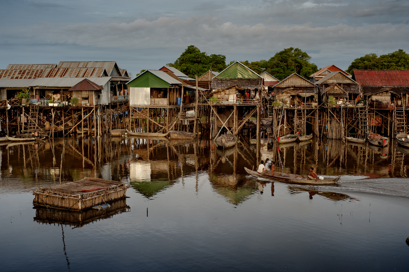  Floating village, Tonlé Sap / Cambodia  