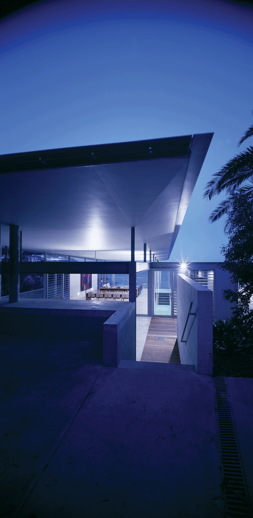 rosevear_stephenson_whalebeach_07.gif