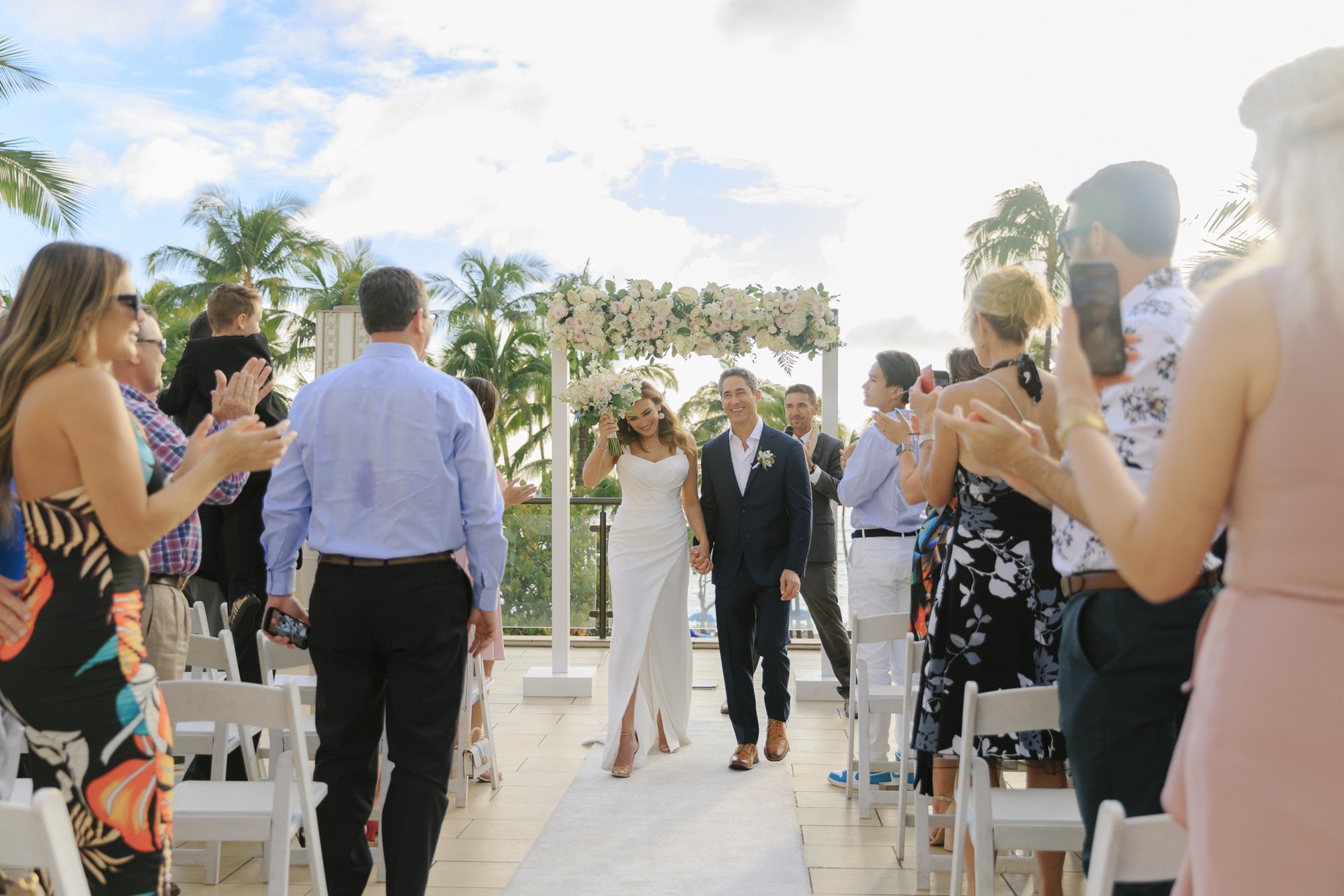 Hyatt-Waikiki-Wedding-Photographer-12.jpg