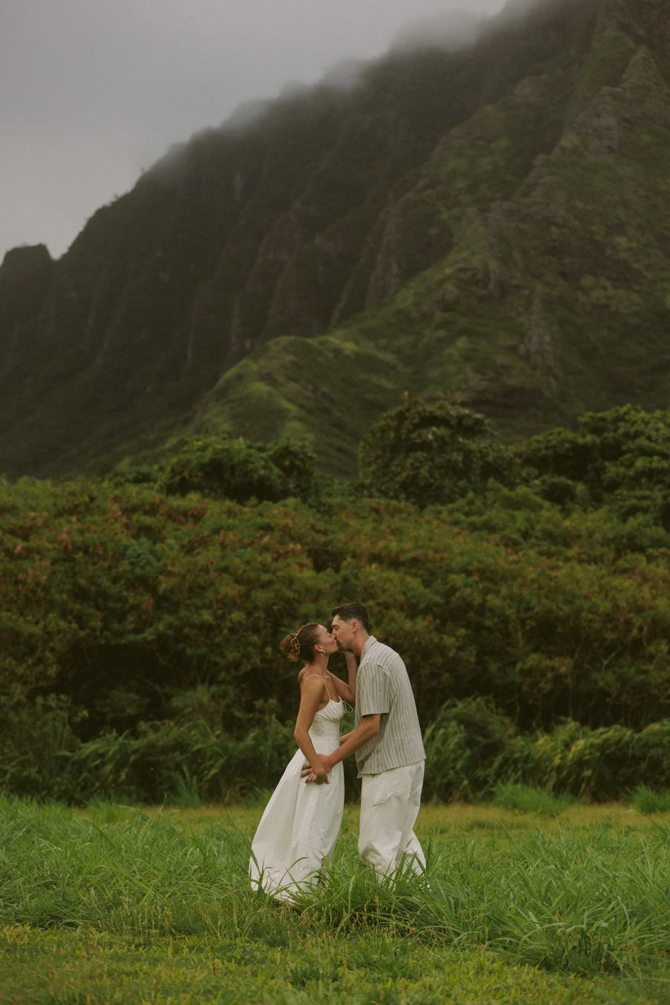 surprise-proposal-photographer-hawaii-kualoa-regional-park_4.jpg