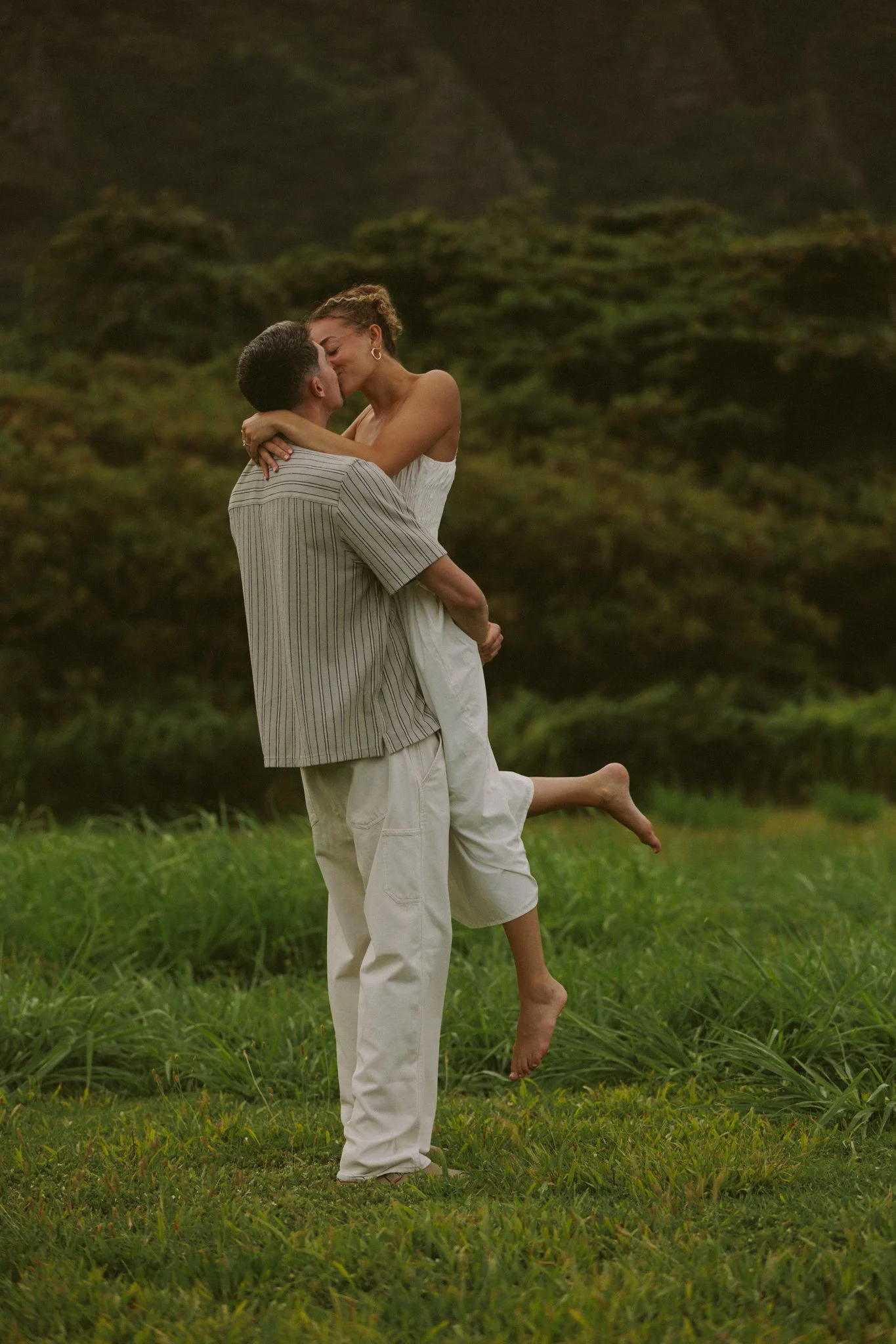 surprise-proposal-photographer-hawaii-kualoa-regional-park_6.jpg