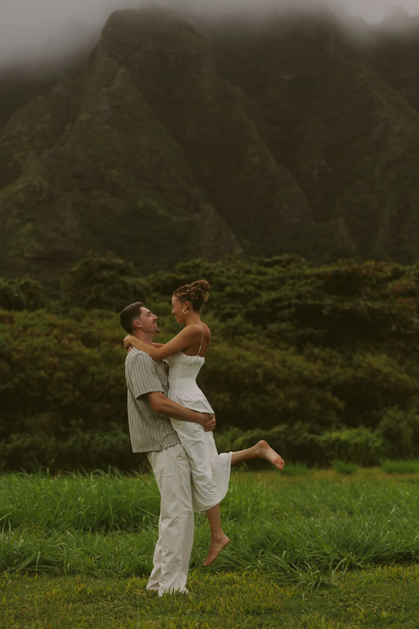 surprise-proposal-photographer-hawaii-kualoa-regional-park_7.jpg