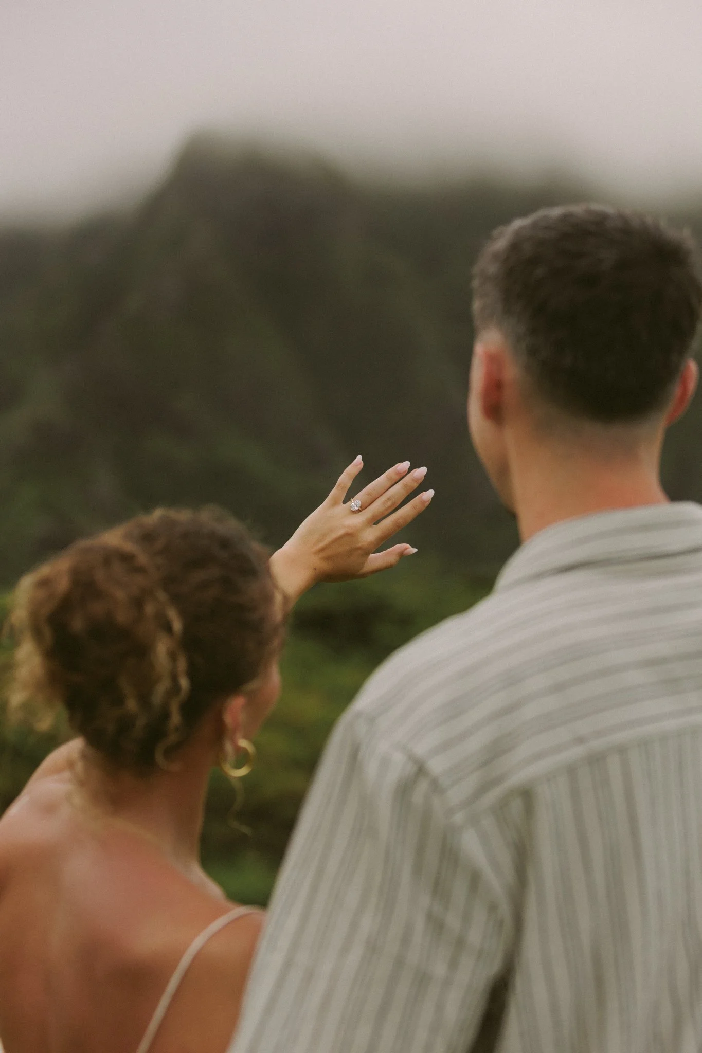 surprise-proposal-photographer-hawaii-kualoa-regional-park_9.jpg