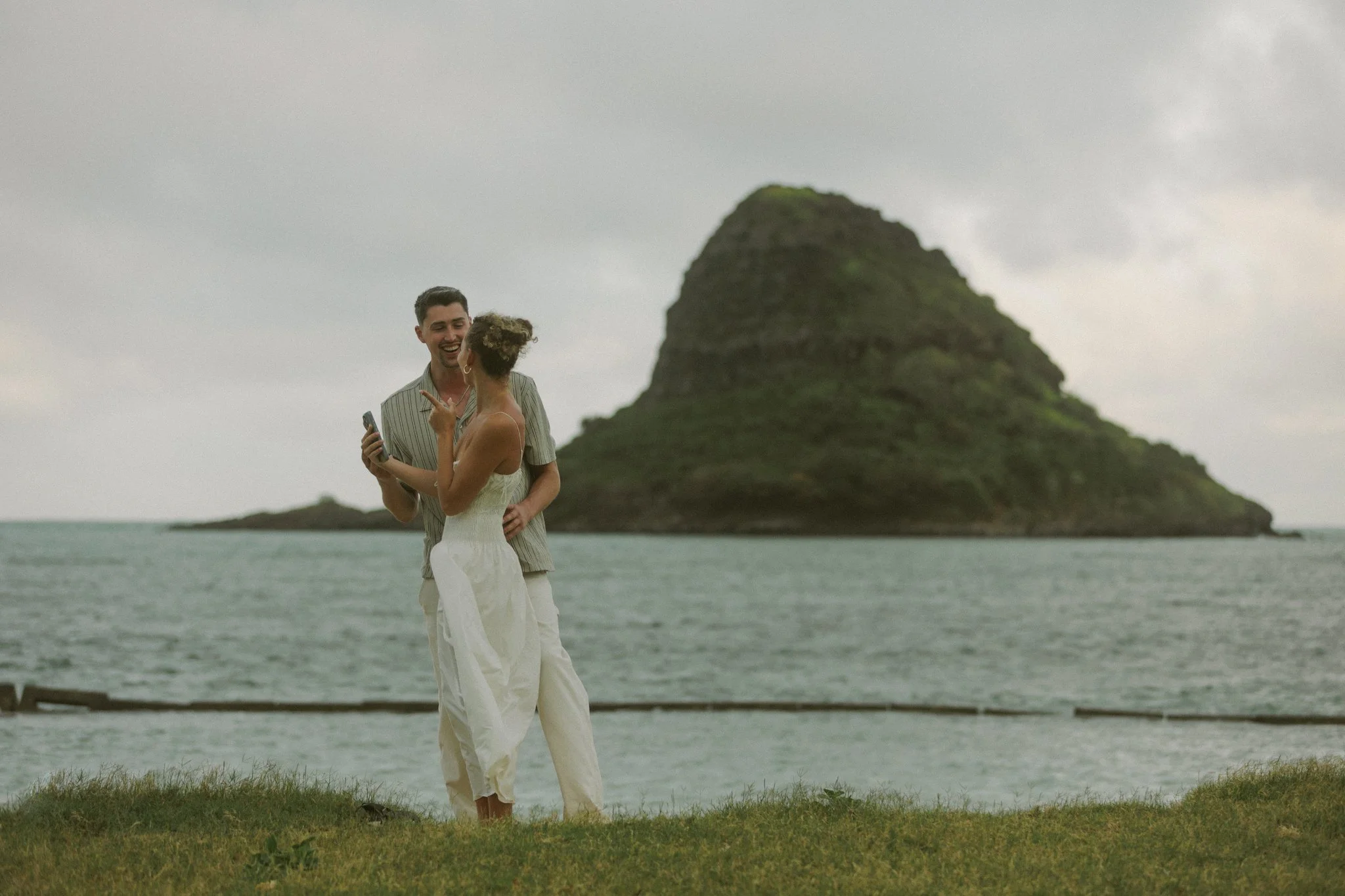 surprise-proposal-photographer-hawaii-kualoa-regional-park_27.jpg