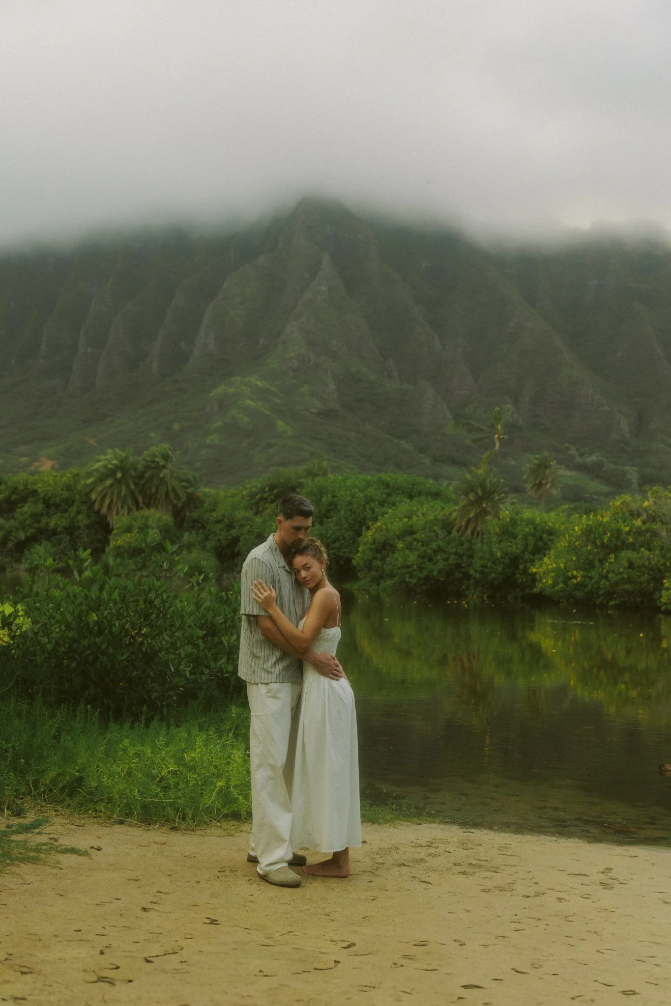 surprise-proposal-photographer-hawaii-kualoa-regional-park_40.jpg