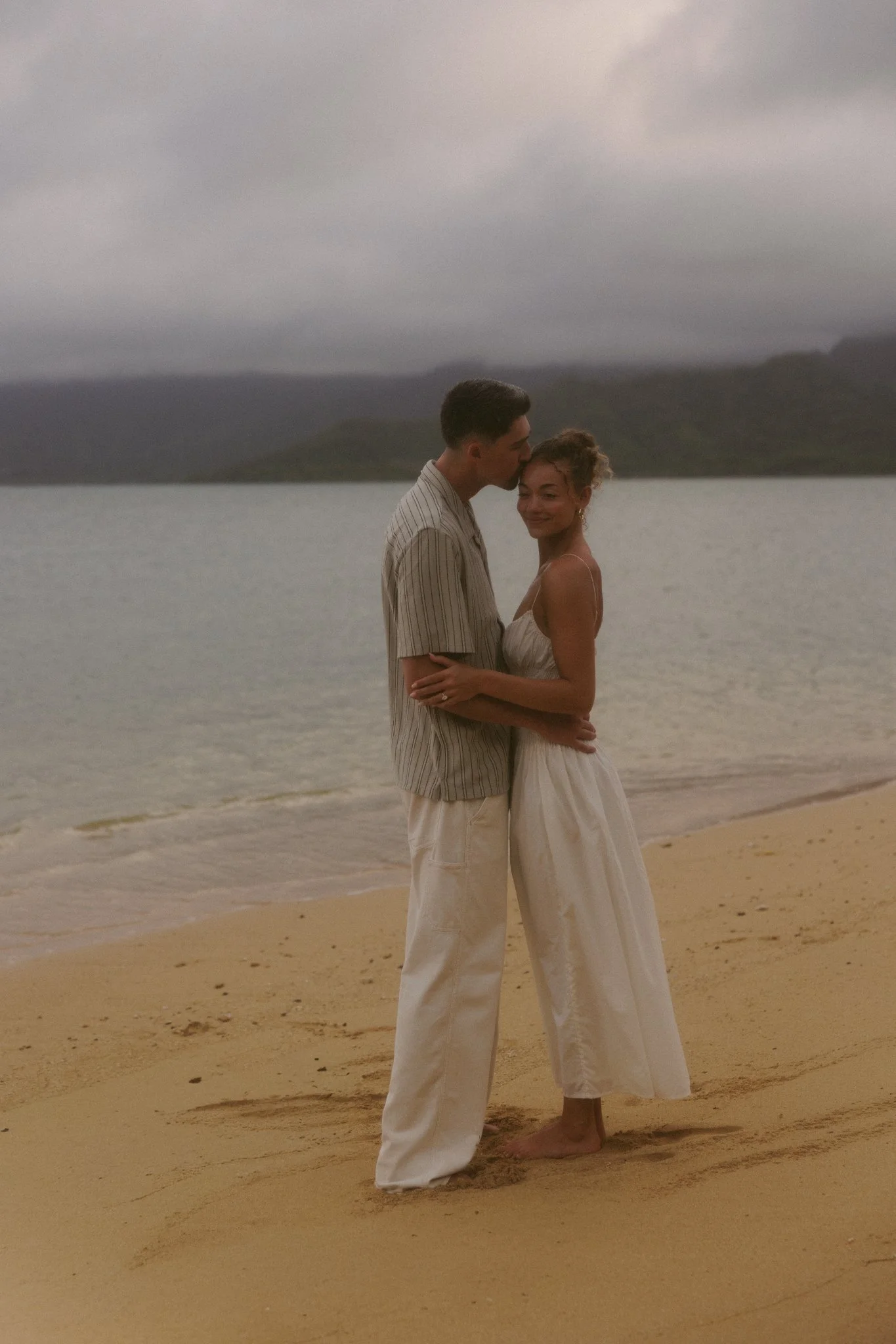 surprise-proposal-photographer-hawaii-kualoa-regional-park_44.jpg