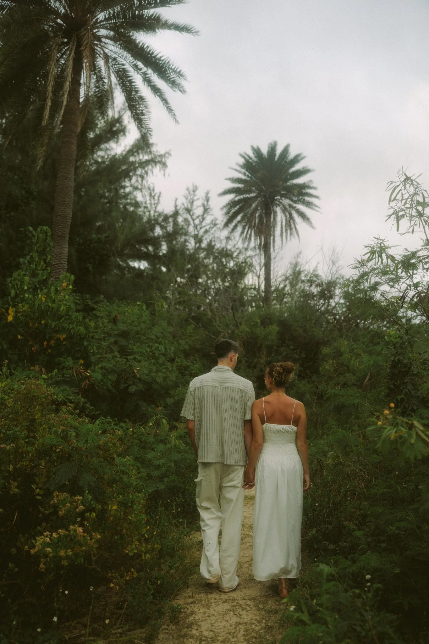 surprise-proposal-photographer-hawaii-kualoa-regional-park_48.jpg