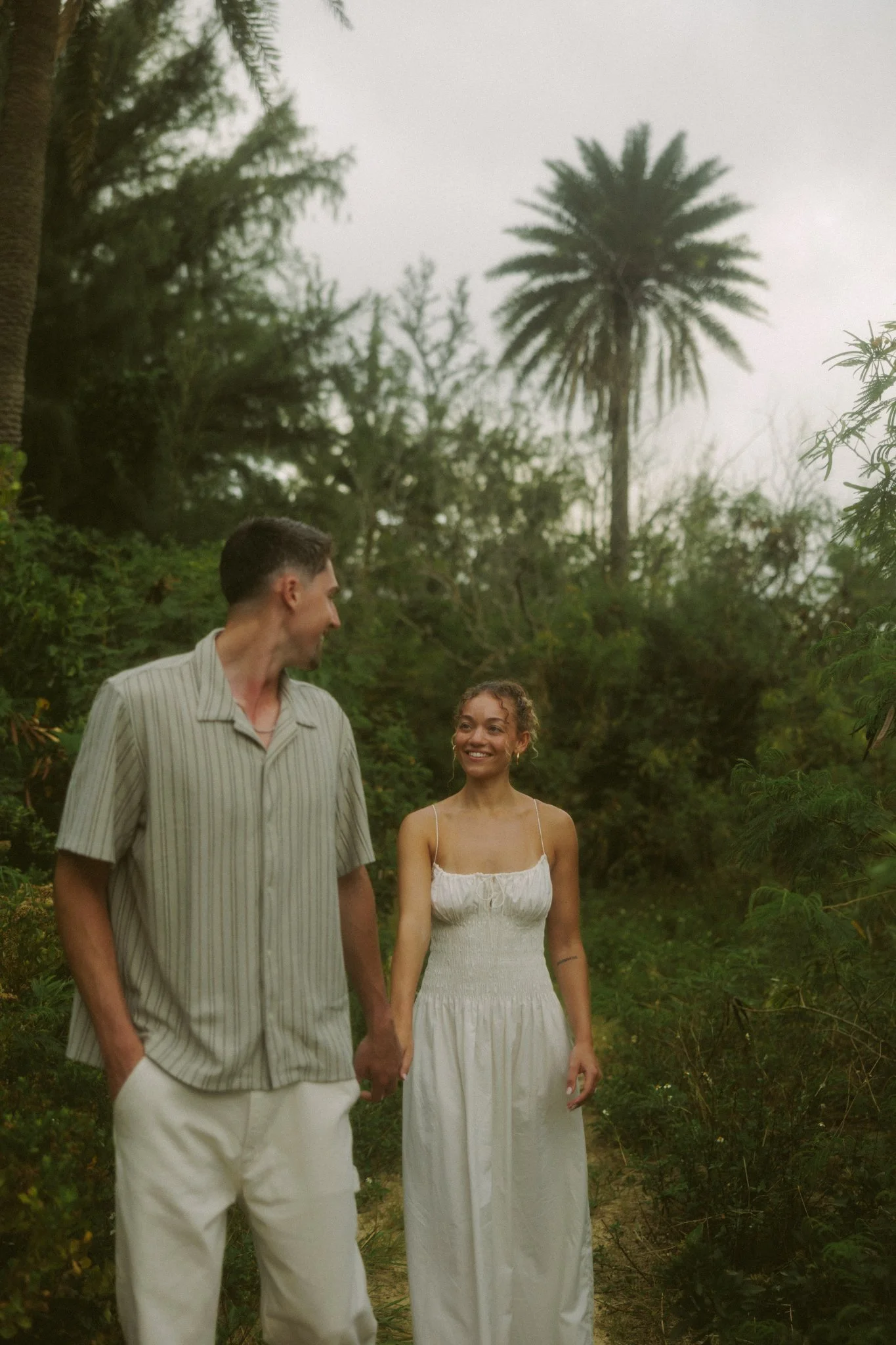 surprise-proposal-photographer-hawaii-kualoa-regional-park_49.jpg