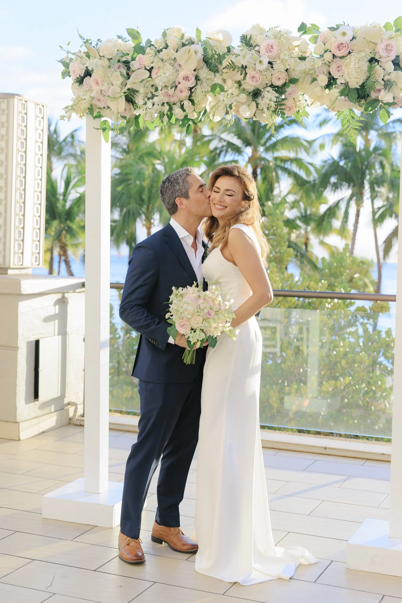 Hyatt-Waikiki-Wedding-Photographer-15.jpg