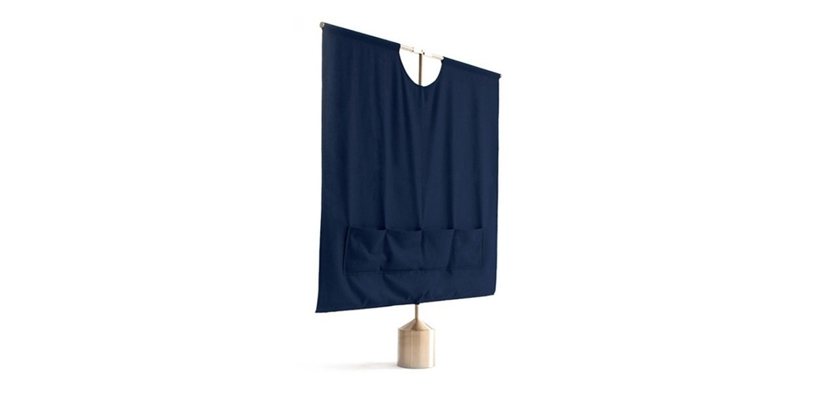 PING SCREEN BRAND: FRANK CHOU WEB: www.frankchou.com This is one foldable screen which has the metal structure and variable fabric design with storage function. It could be set up flexibly and used wherever. It won "Special Mention" at SaloneSatellite 2016.