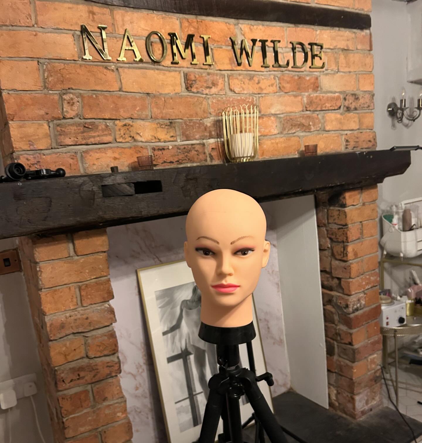 Meet &ldquo;Doris Dolly &ldquo; the latest addition to the salon 😂 . She is my new best friend ! 

All will be revealed very soon ! 👀 super excited to finally complete my hair loss training &amp; share all ive learned and how I can finally help tho