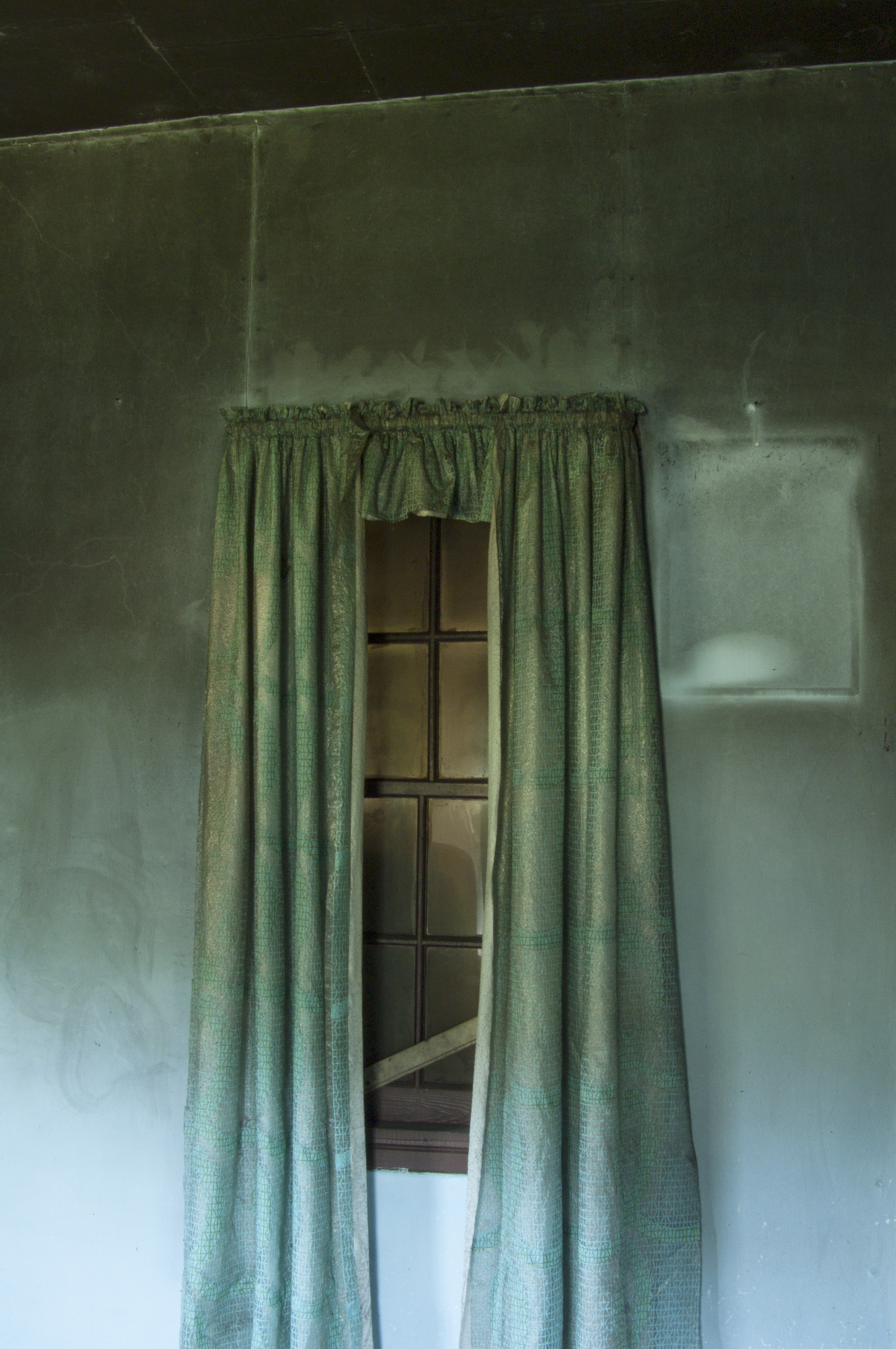 Carol-Lawrence-the-blue-room-curtains.jpg
