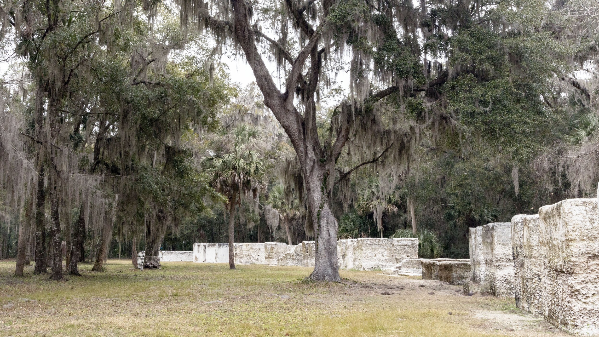 Ruins to the right.jpg