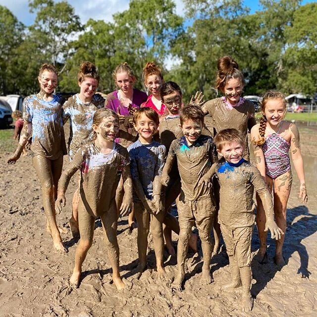 A highlight of the weekend for this lot! Thank goodness we were camped by a lake to wash it all off @habitatnoosa The kids said it was &lsquo;the best day ever!&rsquo;
.
.
#happyasapiginmud #muddykids #mudpies #caravanningwithkids #campingkids #campi