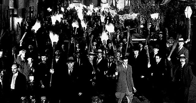 Crowd.jpg