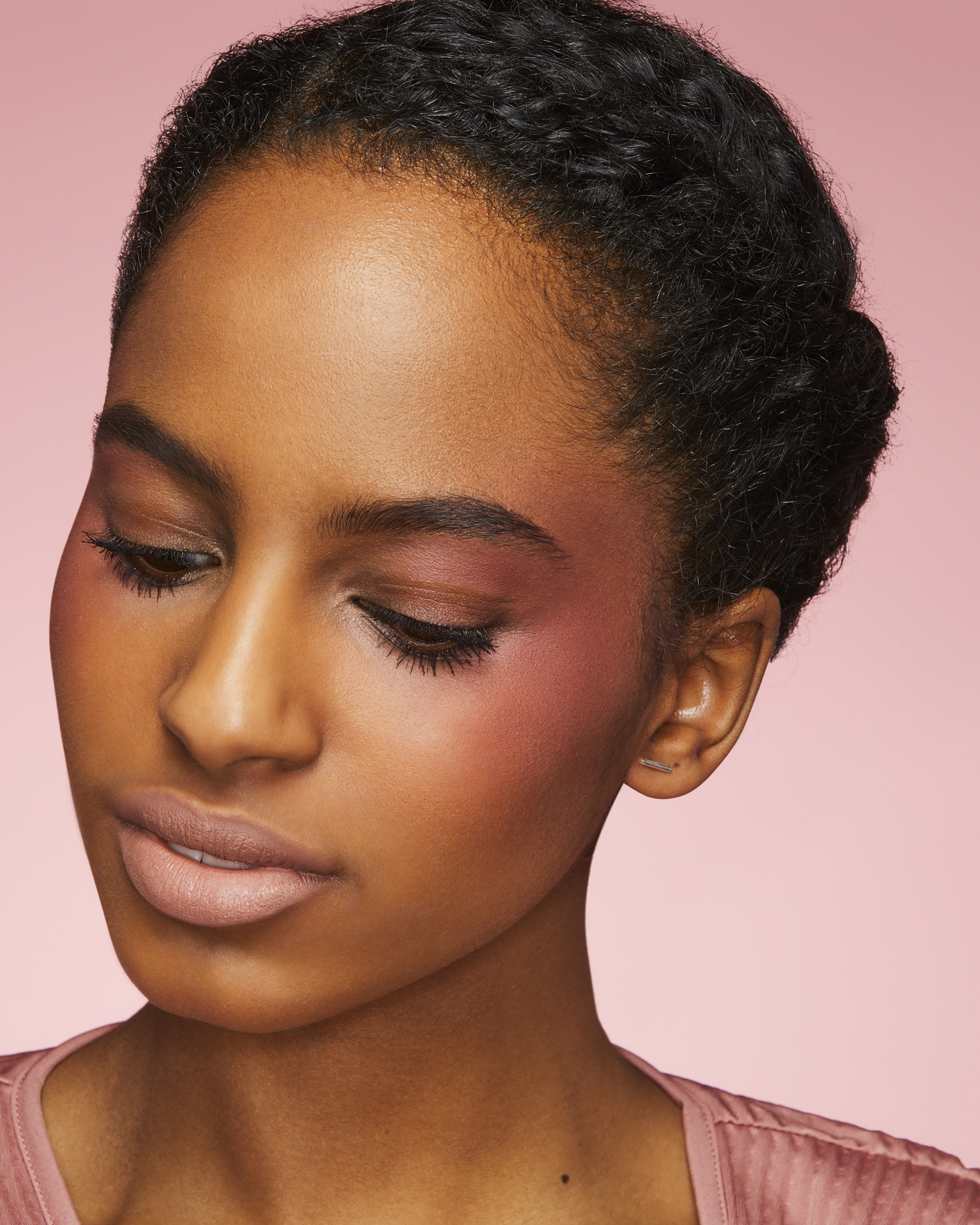 rsBOURJOIS_AO_APRIL-JUNE_BLUSH_LITTLEROUNDPOT_PARISFASHIONWEEKTREND_UNCROPPED.jpg