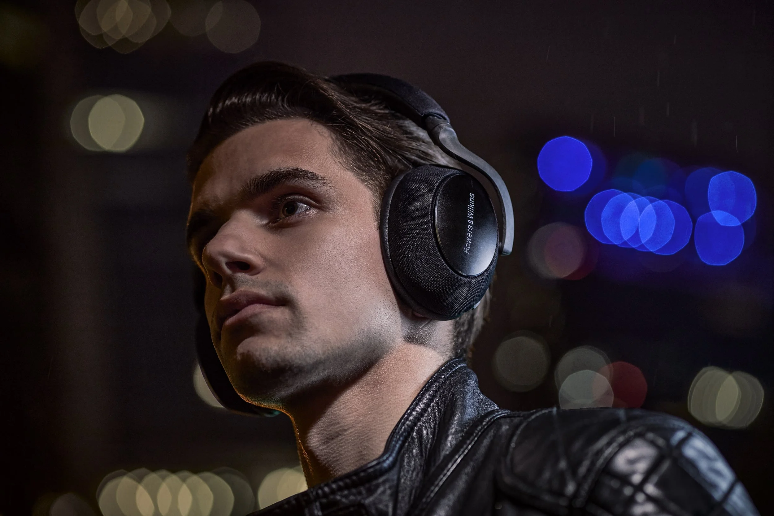 B&W headphones__U2I0900.jpeg