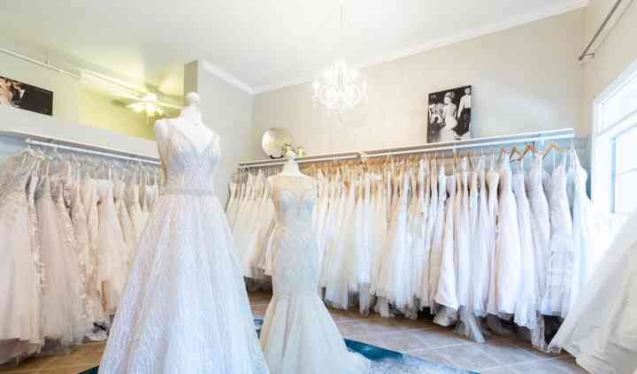 Why do so many Japanese brides rent their wedding dresses? - Japan Today