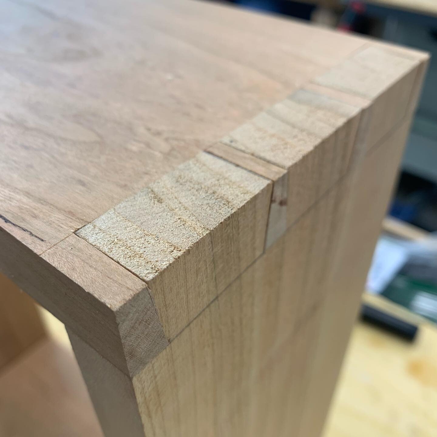 Dovetails in cherry sourced locally here in #neindiana 
.
.
.
.
.

#woodworking #woodshop #woodcraft #workshop #woodworker #woodwork #reclaimedwood #reclaimed #handmade #handcrafted #handmadegifts #indiana #fortwayne #fortwayneindiana #fortwaynewoodw