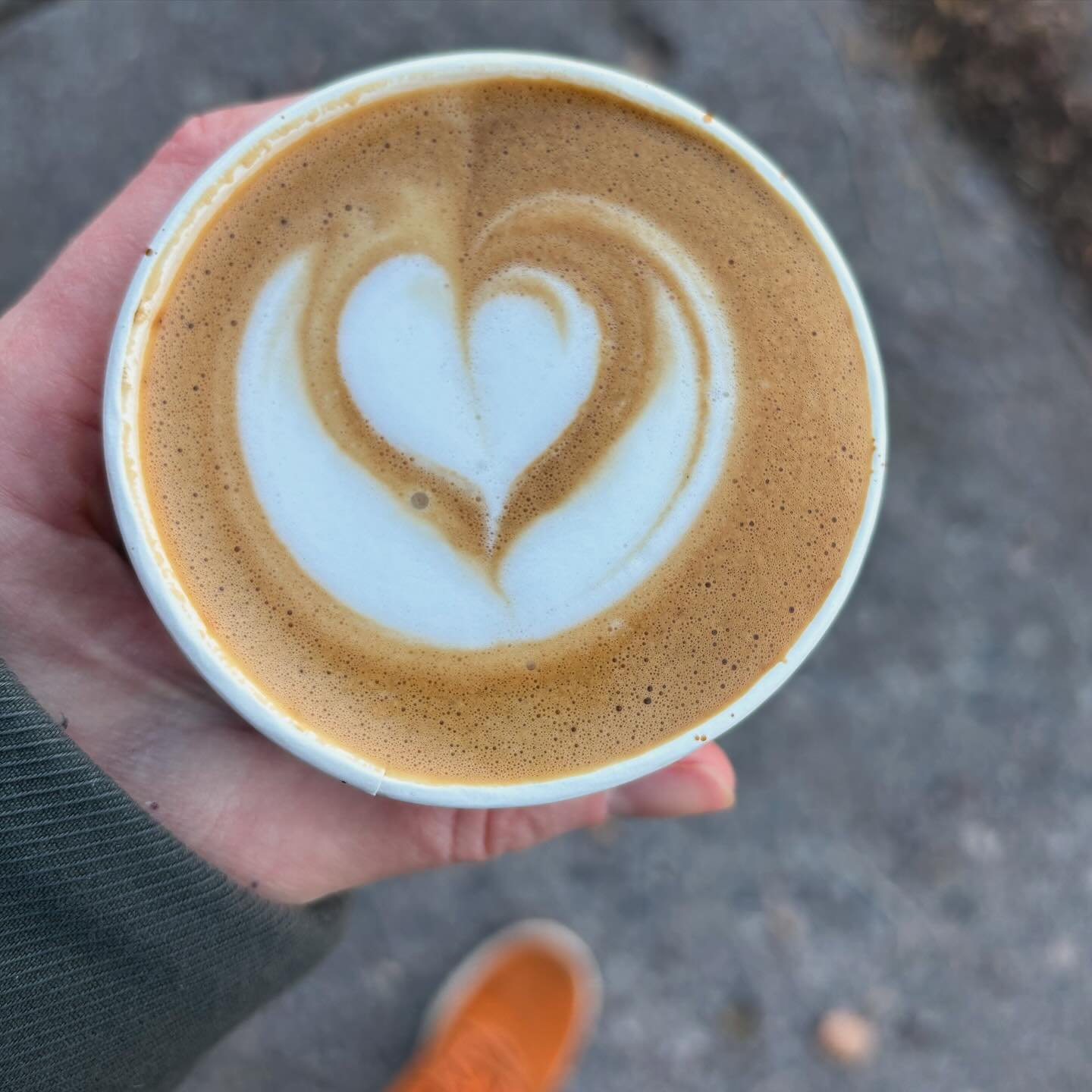 Celebrate the end of 2023 with a warm heart to carry into the year ahead. ☕️🤎 This is the last weekend of our window preview: Thursday and Friday 7am-12, Sunday 8am-12 ((no Saturday hours)). Place your pick up pre-orders online now for beans and gif