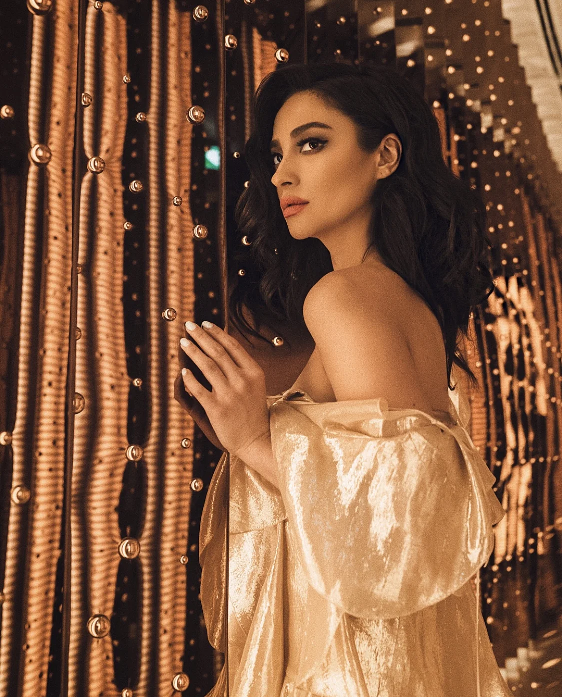 Shay Mitchell / Styled by Natalie Hoselton / Lifestyle