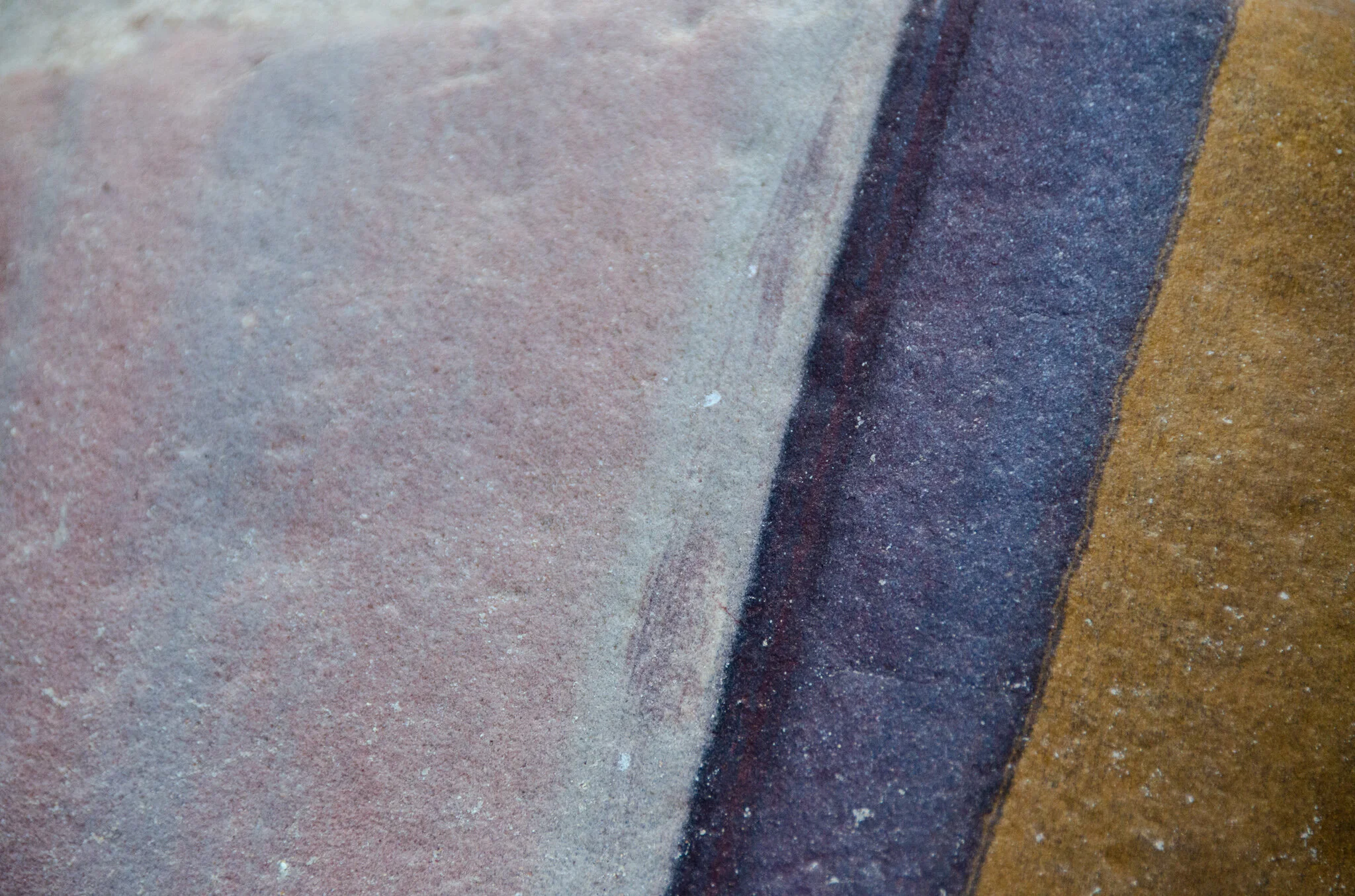 close up on the banding