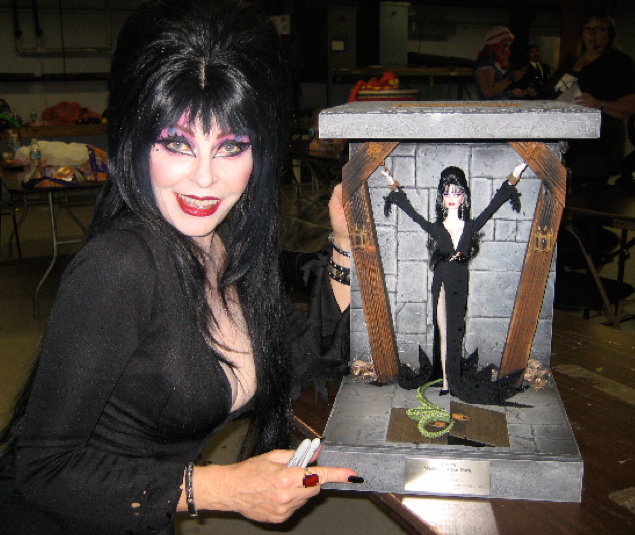 Elvirawithdoll.jpg