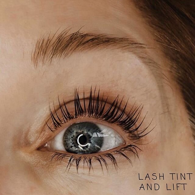 W e l c o m e  L e a h! ✨⁣⁣⁣⁣
⁣⁣⁣⁣
⁣⁣⁣⁣
Artistry has added a 2x certified lash artist and licensed esthetician to our team! Leah specializes in classic and hybrid lash extensions, Keratin lash lift and tints, and brow tinting. ⁣⁣⁣⁣
⁣⁣⁣⁣
⁣⁣⁣⁣
When she