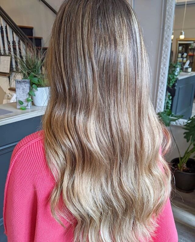 NUDE⁣
⁣
⁣
⁣
Hair by | Tanya⁣
⁣
⁣
⁣
⁣
.⁣
.⁣
.⁣
#syracusehair #syracusestylist #syracusehairstylist #syracusebalayage #mastersofbalayage #citiesbesthairartists #hairdressersthatslay #balayageombre #bestofbalayage #saltsociety #balayagehair #foilyage #b