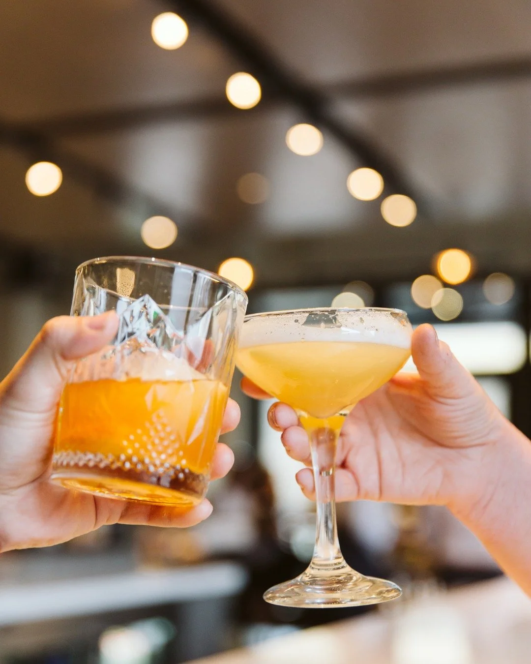 Golden hour sips, fall flavors, and something worth toasting. 🍂✨
October cocktails are here—and they’re as smooth as the season.
#OldGilmanGrill #WestVillageChatt #ANewWayofLiving #EatShopStay #FallSips #ChattanoogaCocktails