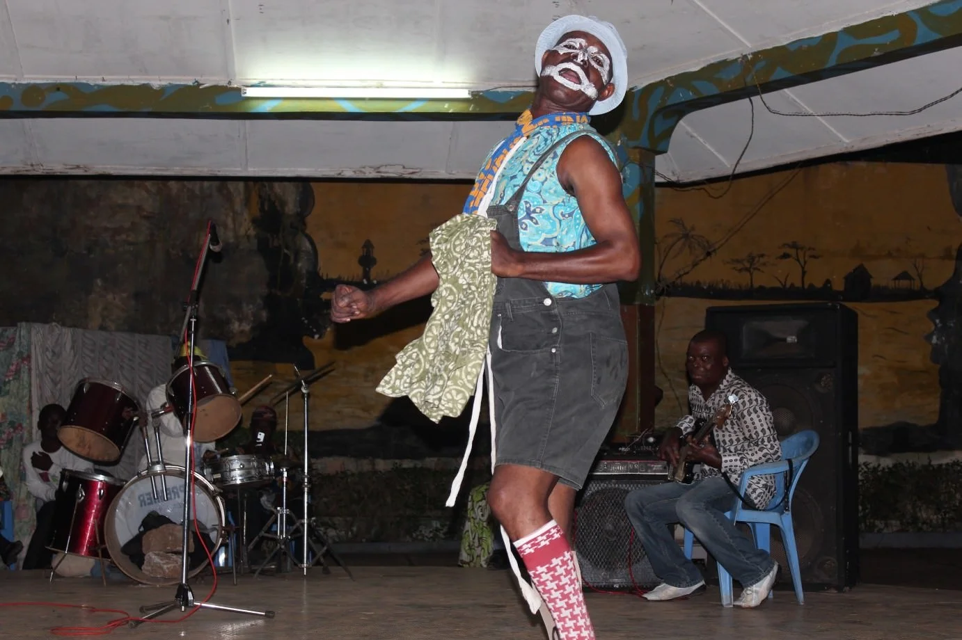 Azé Kokovina, The clown, Lomé, 2013. @Gaétan Noussouglo