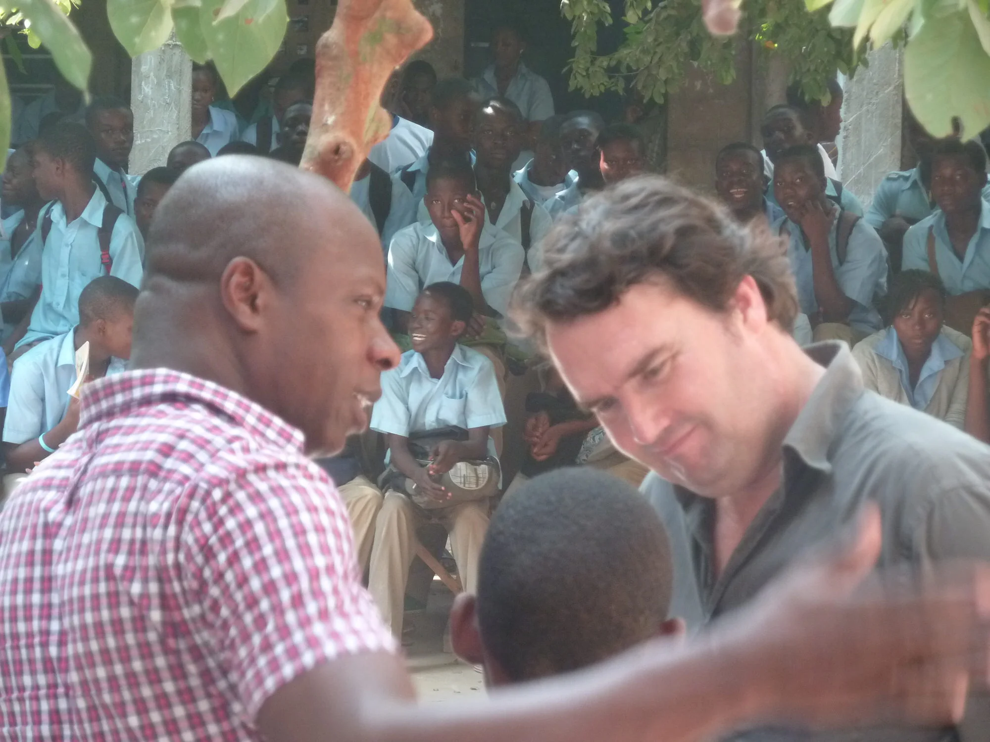 Gaétan Noussouglo and Bernard Müller during a worskop of the Zomayi project, Lomé, 2013. @Jean-Damien Fleury