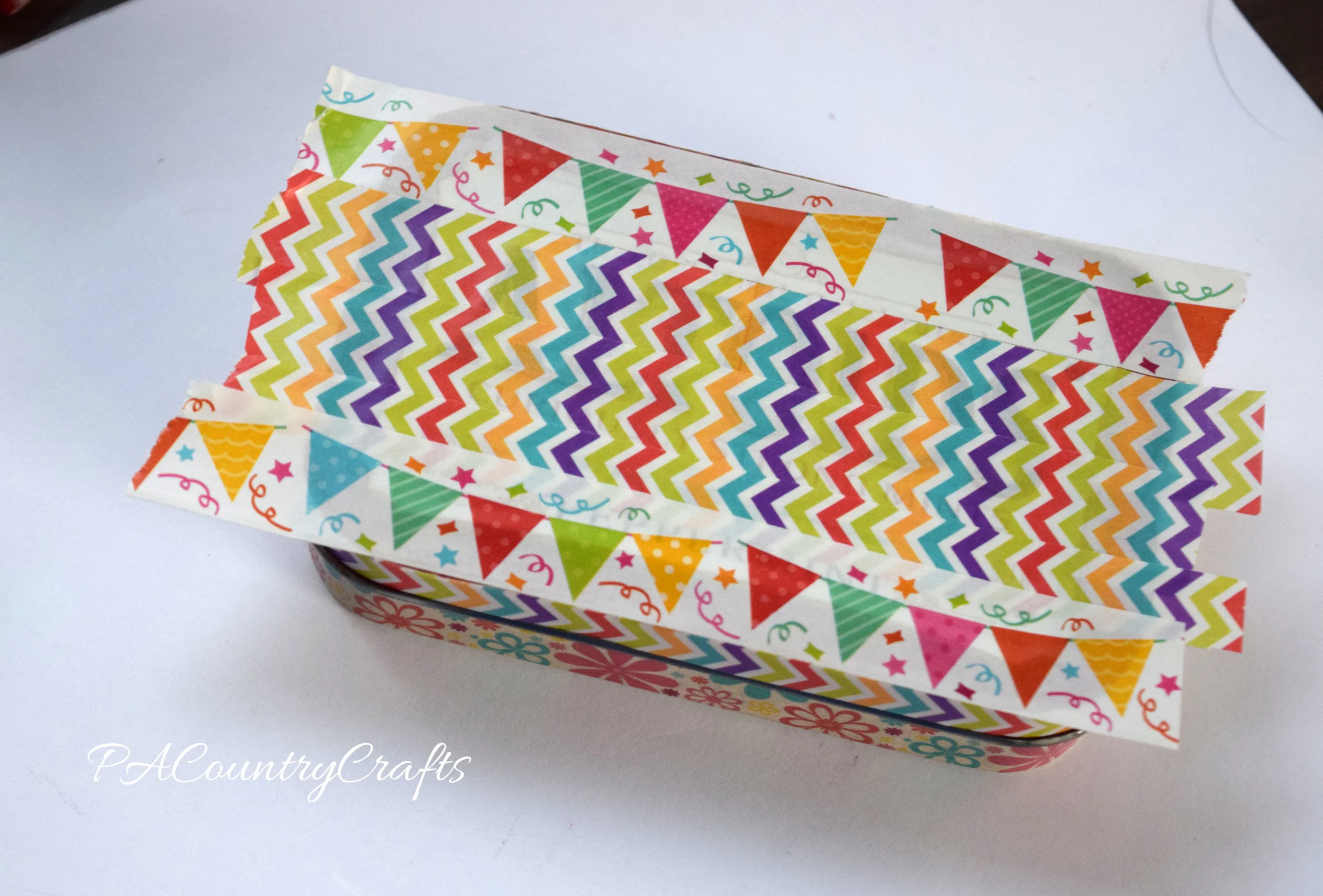 washi-tape-on-an-altoid-tin-lid