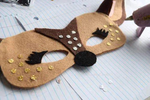 glitter-spots-deer-mask.jpg