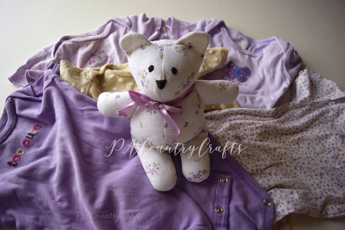 Free Sewing pattern: Memory bear from baby clothes – Sewing