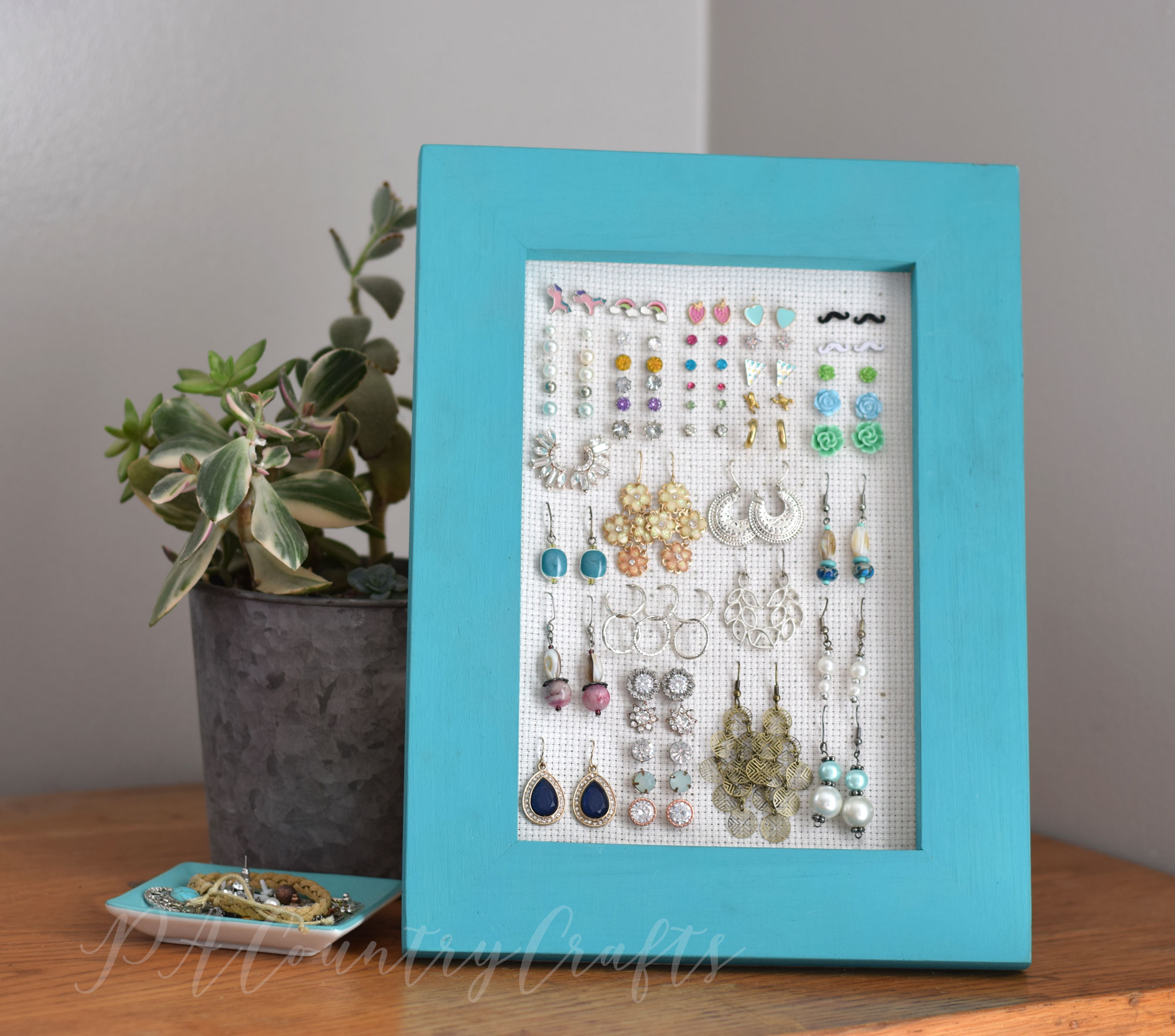 Frame Earring Holder