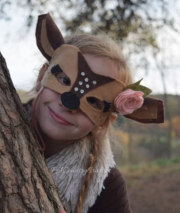 felt-glitter-doe-mask-tutor.jpg