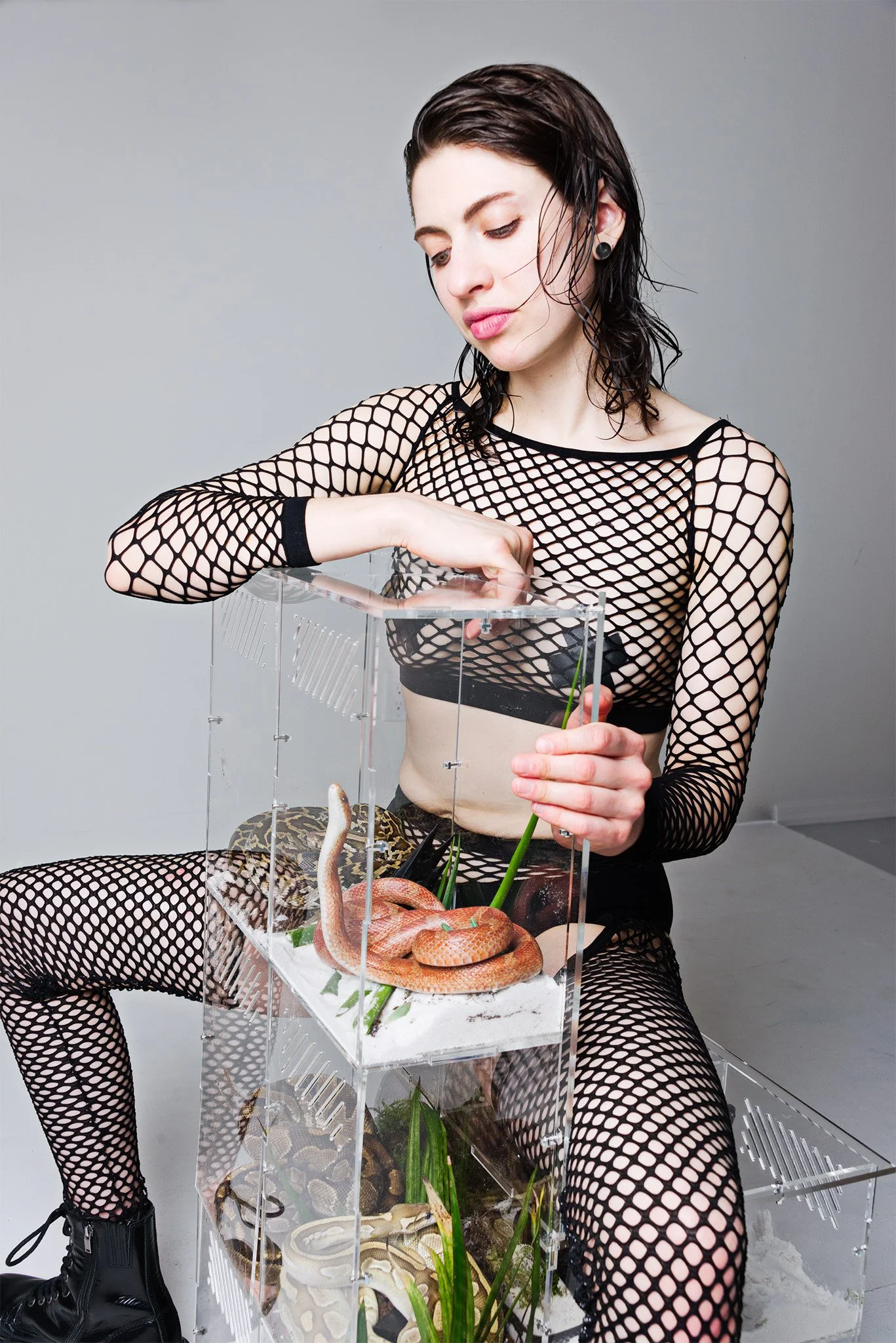 John_Rohrer_ERICA_SELLERS_SNAKES_JR03621-1_IPD(2048PXH_264PPI) 2.JPG