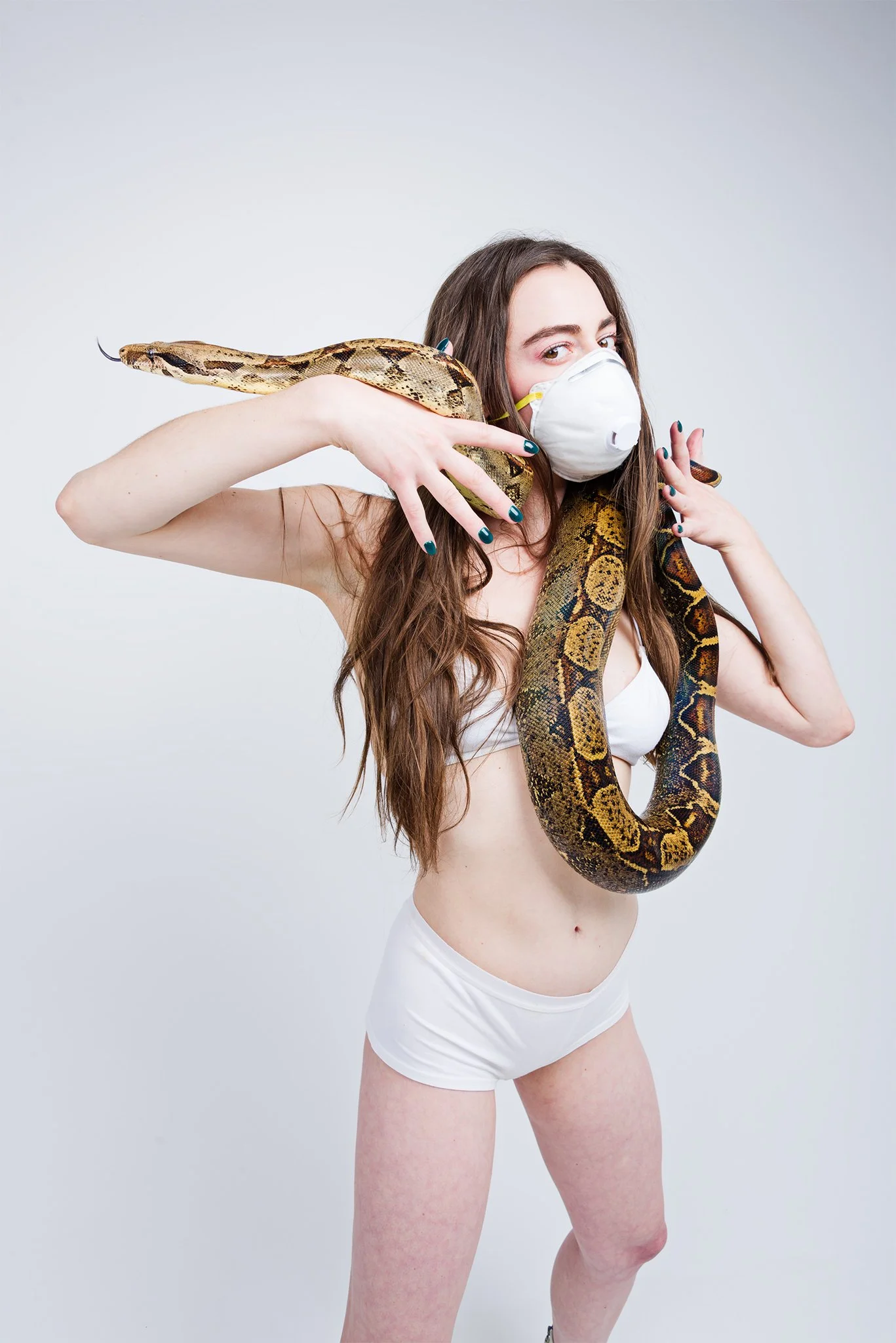 John_Rohrer_ERICA_SELLERS_SNAKES_JR04455-1_IPD(2048PXH_264PPI) 3.JPG